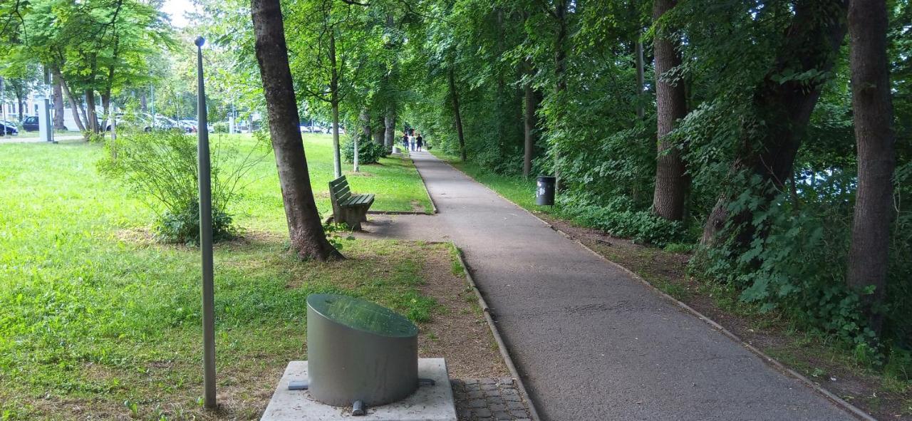 Grosses Zimmer Bad Kueche Wohnzimmer Terasse Garten Zentral Ruhig Landsberg am Lech Extérieur photo
